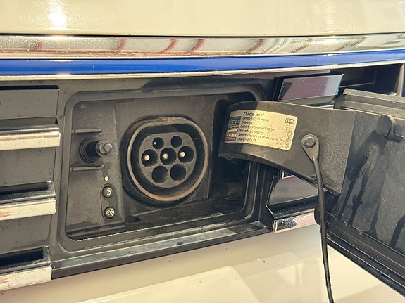 Volkswagen Passat 17 of 20