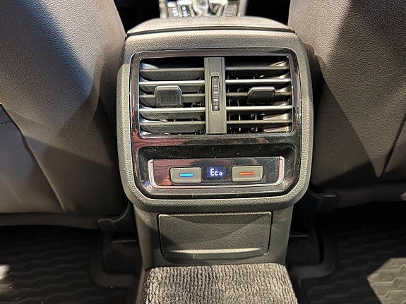 Volkswagen Passat 15 of 20