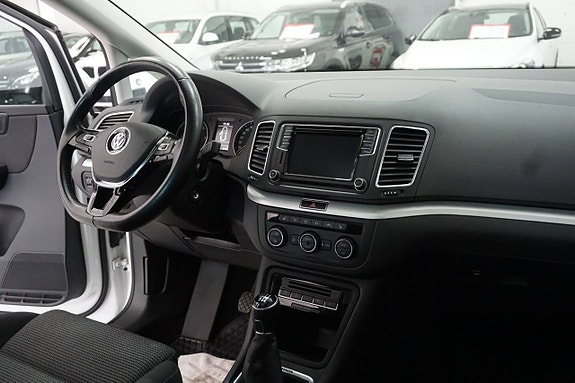 Volkswagen Sharan 25 of 25