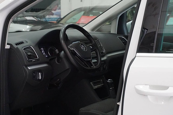 Volkswagen Sharan 13 of 25