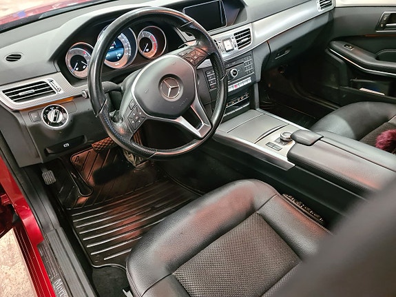 Mercedes-Benz E250 4 of 4