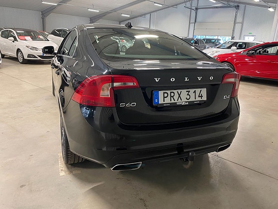 Volvo S60 3 of 5