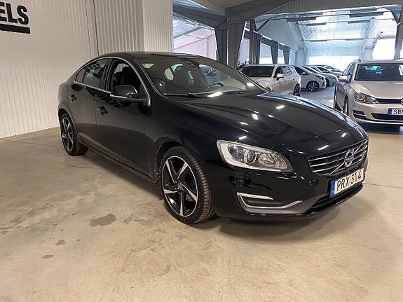Volvo S60 2 of 5