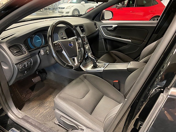 Volvo S60 4 of 5