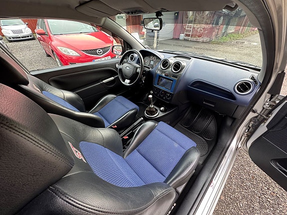 Ford Fiesta 17 of 19