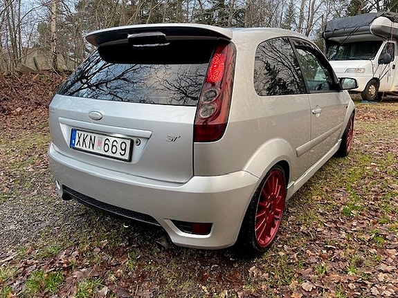 Ford Fiesta 6 of 19