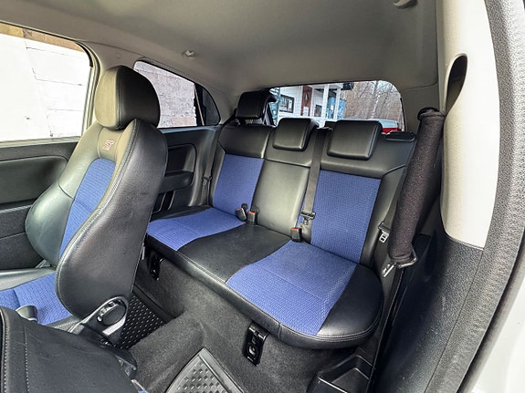 Ford Fiesta 12 of 19