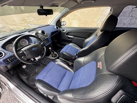 Ford Fiesta 13 of 19