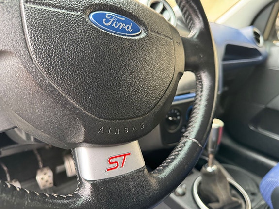 Ford Fiesta 10 of 19