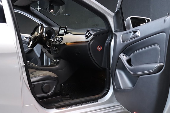 Mercedes-Benz B200 16 of 26