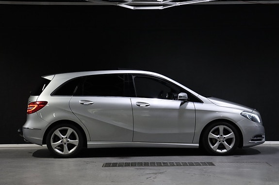 Mercedes-Benz B200 7 of 26