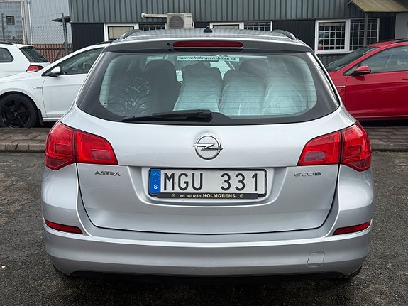 Opel Astra 8 of 9