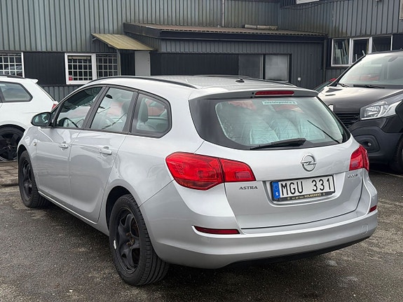 Opel Astra 7 of 9