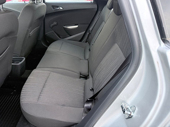 Opel Astra 6 of 9