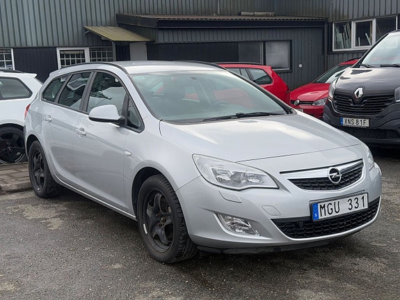 Opel Astra 2 of 5