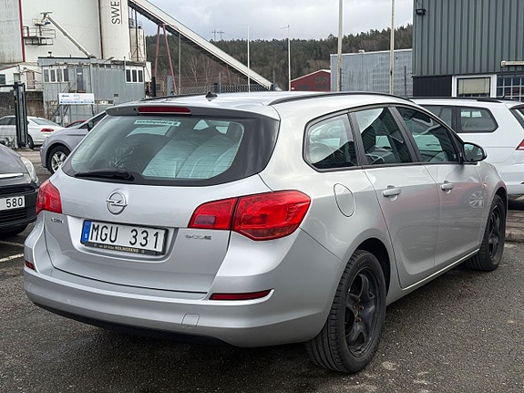 Opel Astra 9 of 9