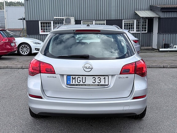 Opel Astra 8 of 9