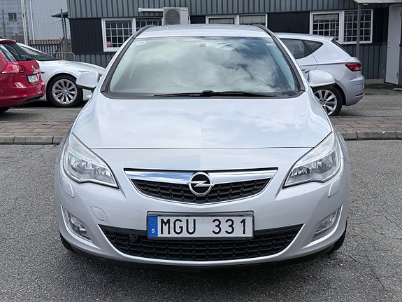 Opel Astra 3 of 9