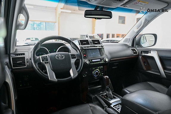 Toyota Land Cruiser 14 of 23