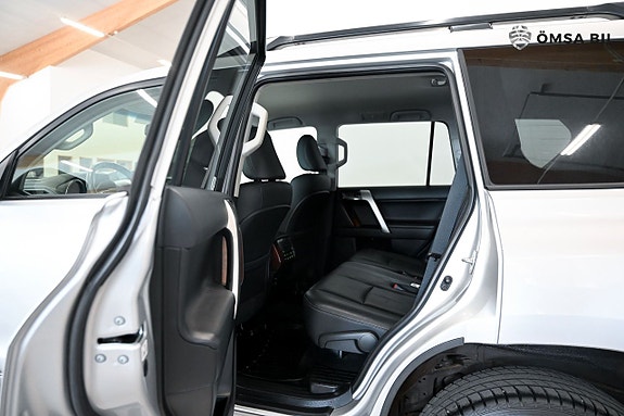 Toyota Land Cruiser 8 of 23