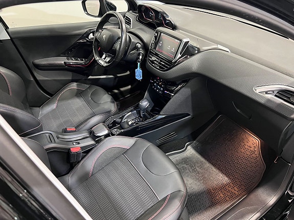Peugeot 2008 13 of 23