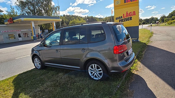 Volkswagen Touran 4 of 5