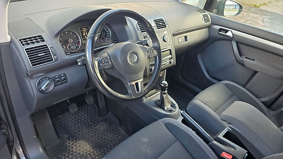 Volkswagen Touran 7 of 11
