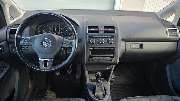 Volkswagen Touran 8 of 11