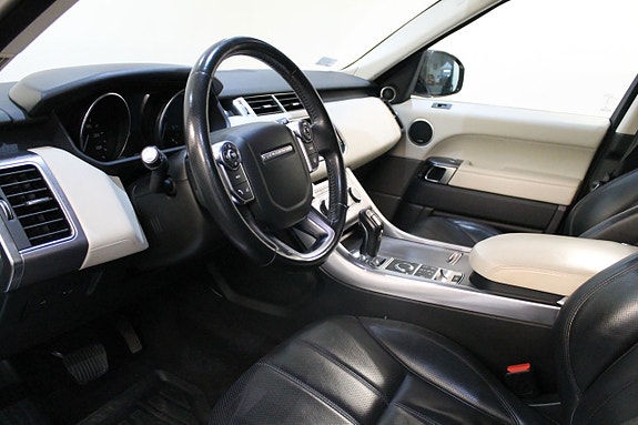 Land Rover Range Rover Sport 9 of 15