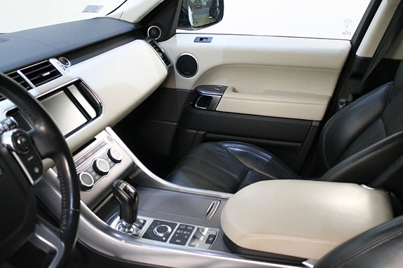 Land Rover Range Rover Sport 12 of 15