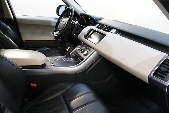 Land Rover Range Rover Sport 8 of 15