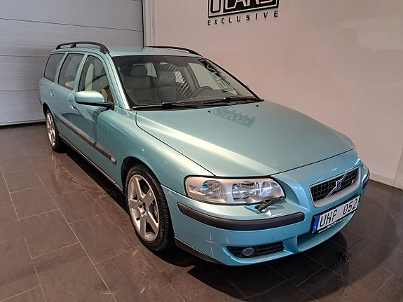 Volvo V70 2 of 16