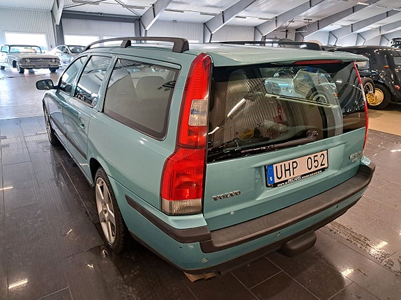 Volvo V70 7 of 16
