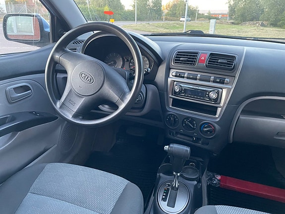 Kia Picanto 13 of 15