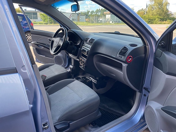 Kia Picanto 13 of 19