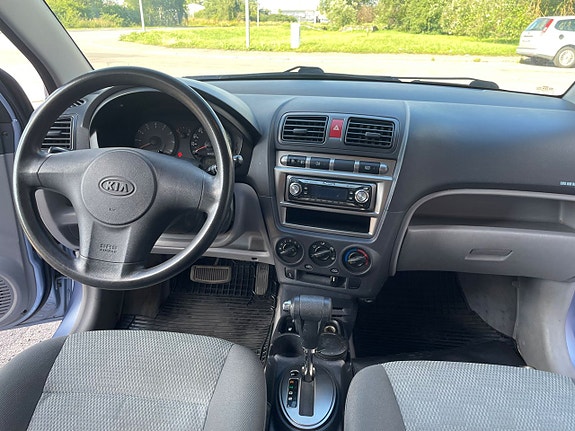 Kia Picanto 14 of 19