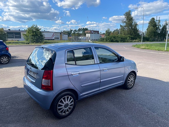 Kia Picanto 10 of 19