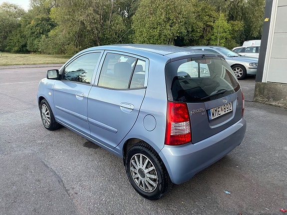 Kia Picanto 5 of 15