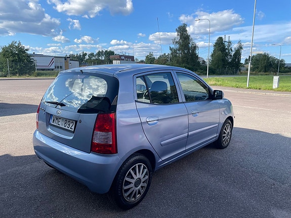 Kia Picanto 9 of 19