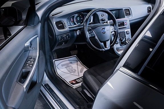Volvo V60 11 of 24