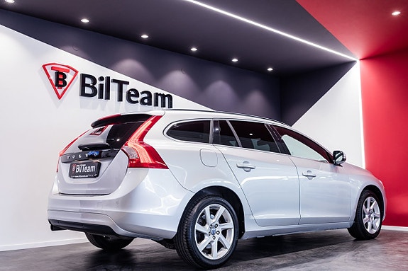 Volvo V60 8 of 24