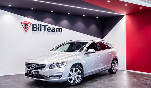 Volvo V60 2 of 5