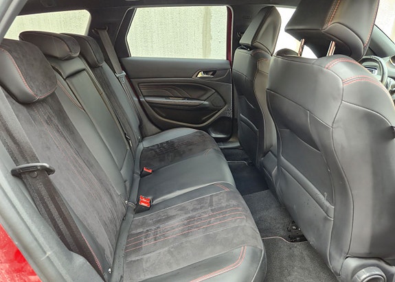 Peugeot 308 7 of 11