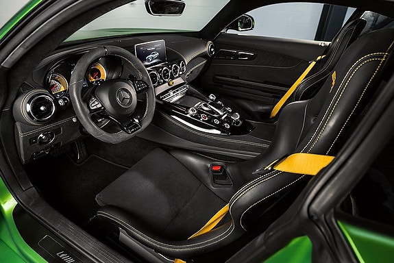 Mercedes-Benz AMG GT R 12 of 22