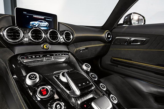 Mercedes-Benz AMG GT R 17 of 22