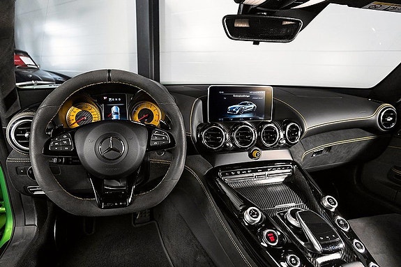 Mercedes-Benz AMG GT R 15 of 22