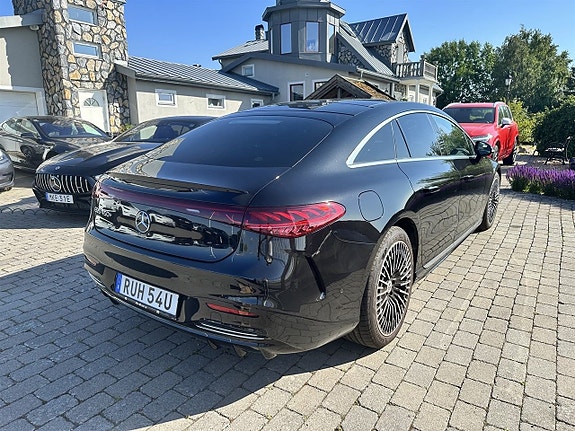 Mercedes-Benz EQS450 2 of 5