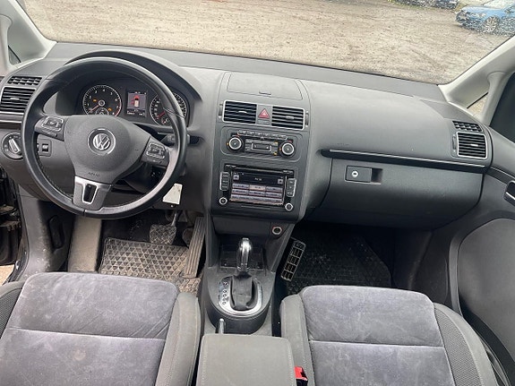 Volkswagen Touran 6 of 14