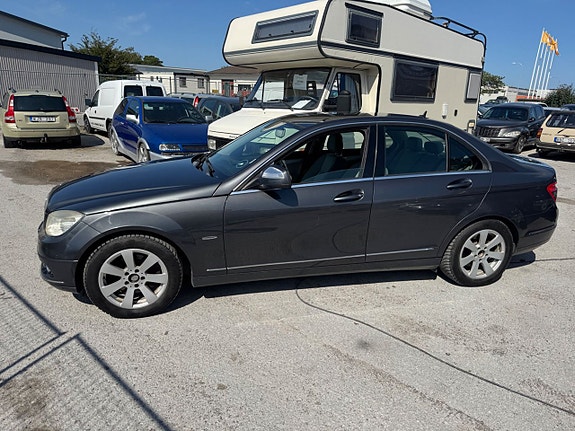 Mercedes-Benz C200 12 of 30