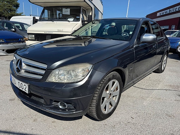 Mercedes-Benz C200 10 of 30